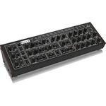 Behringer PRO-1 analóg szintetizátor