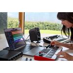 IK Multimedia iLoud Micro Monitor Pro aktív kétutas stúdió monitor hangfalpár