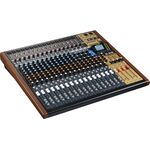 TASCAM Model 24 analóg keverő/soksávos hangfelvevő/USB hangkártya