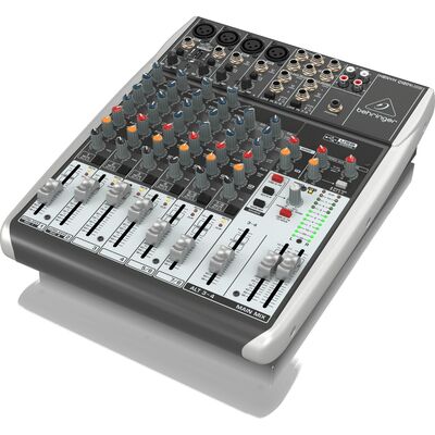 Behringer Xenyx Q1204USB analóg keverő/USB-hangkártya
