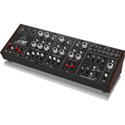 Behringer CAT analóg szintetizátor