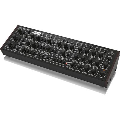 Behringer PRO-1 analóg szintetizátor