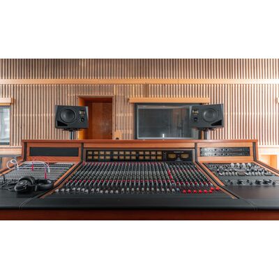 ADAM Audio A8H-R aktív háromutas stúdió monitor hangfal