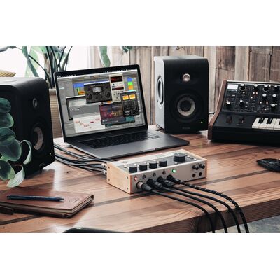 Universal Audio Volt 476P USB hangkártya