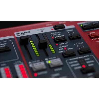 Clavia Nord Stage 4 88 digitális színpadi zongora