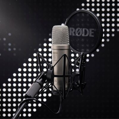 RODE NT1 5th Generation nagymembrános XLR/USB kondenzátormikrofon csomag - ezüst