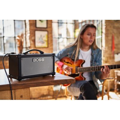 BOSS DUAL CUBE LX elektromos gitár kombó