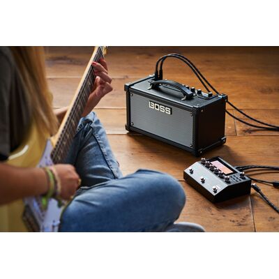 BOSS DUAL CUBE LX elektromos gitár kombó