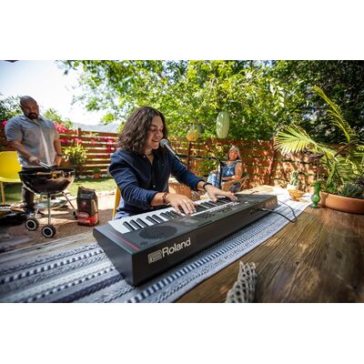 Roland E-X10 kíséretautomatikás szintetizátor