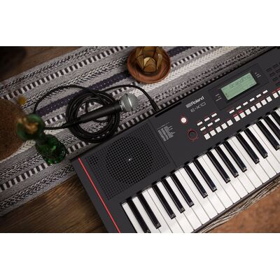 Roland E-X10 kíséretautomatikás szintetizátor