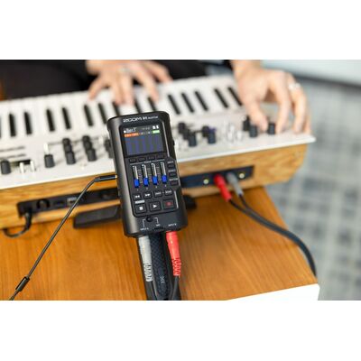 Zoom R4 MultiTrak többsávos digitális keverő/hangfelvevő