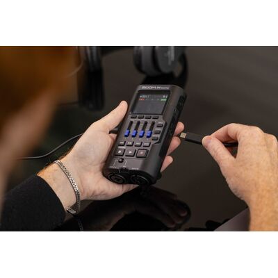 Zoom R4 MultiTrak többsávos digitális keverő/hangfelvevő