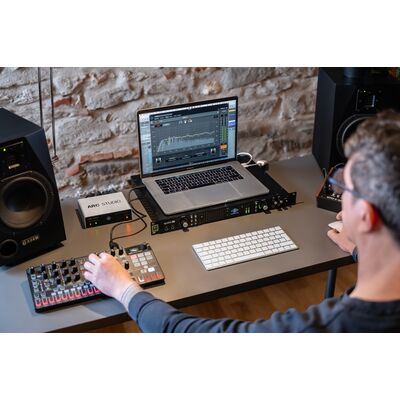 IK Multimedia ARC Studio térakusztika-korrekciós rendszer