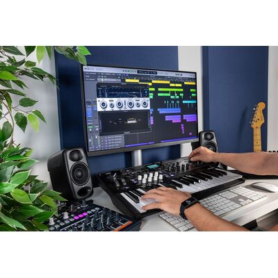 IK Multimedia iLoud Micro Monitor Pro aktív kétutas stúdió monitor hangfal