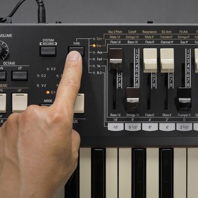 Hammond M-solo Blue elektromos orgona