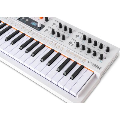 Arturia MiniFreak Vocoder digitális hibrid szintetizátor/vokóder