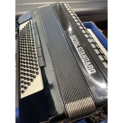 Használt Royal Standard Montana 120 basszusos harmonika