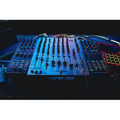 Allen & Heath Xone:K3 DJ MIDI kontroller