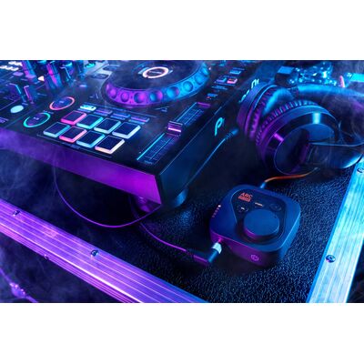 IK Multimedia ARC ON•EAR fejhallgató-korrekciós és virtuális lehallgatórendszer