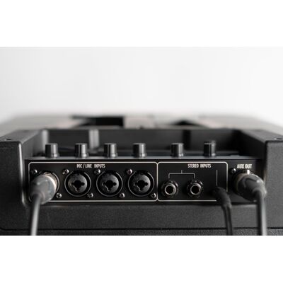 RCF EVOX JMIX9 hordozható oszlop hangrendszer