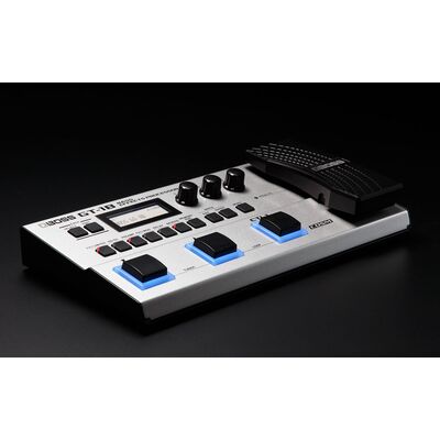 BOSS GT-1B basszusgitár padló multieffekt