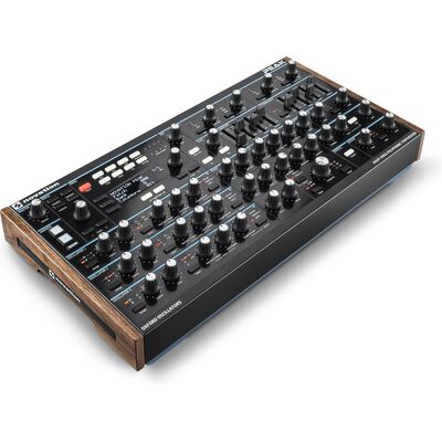 Novation Peak nyolcszólamú polifonikus szintetizátor