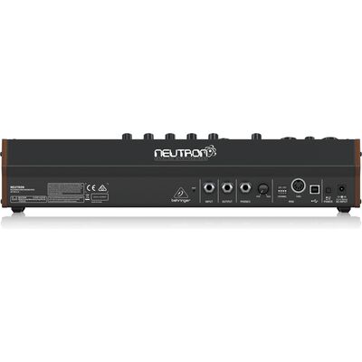 Behringer NEUTRON parafonikus félmoduláris analóg szintetizátor