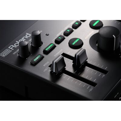 Roland AIRA VT-4 Voice Transformer énekhang processzor