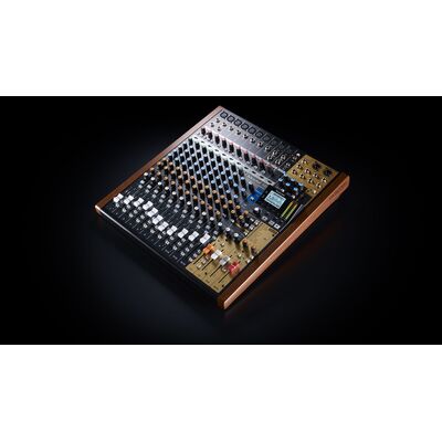 TASCAM Model 16 analóg keverő/soksávos hangfelvevő/USB hangkártya