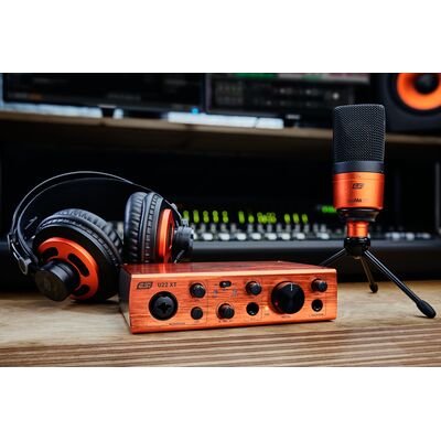 ESI U22 XT cosMik Set hangfelvételi stúdió csomag