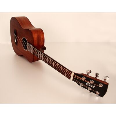 Cort ​ADMiniM-OP​ kistestű akusztikus gitár