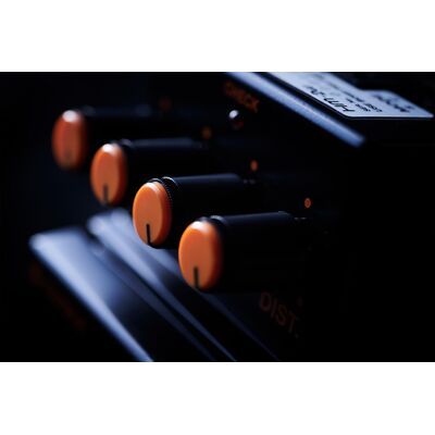 BOSS HM-2W Waza Craft Heavy Metal effektpedál