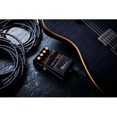 BOSS HM-2W Waza Craft Heavy Metal effektpedál
