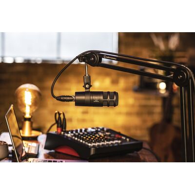 Audio-Technica AT2040 dinamikus podcast mikrofon