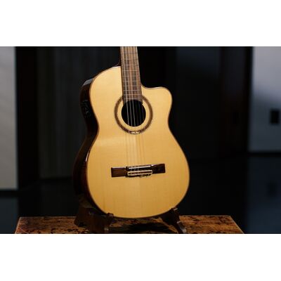 Ortega STRIPEDSU.C/E elektro-klasszikus gitár